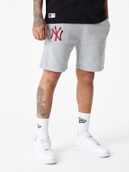 New Era New York Yankees League Essential Shorts