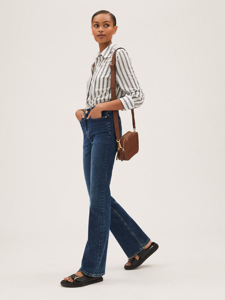 Marks & Spencer Marks & Spencer Damenjeans blau ausgestellt