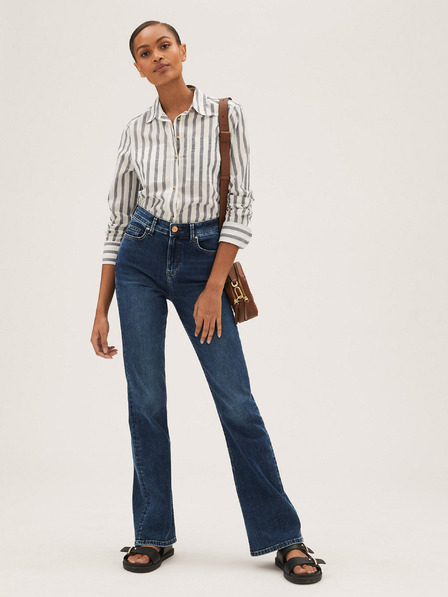 Marks & Spencer Marks & Spencer Damenjeans blau ausgestellt